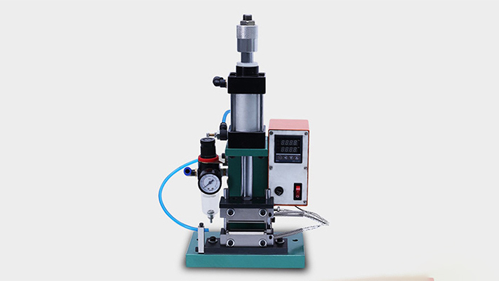 Hot stripping machine